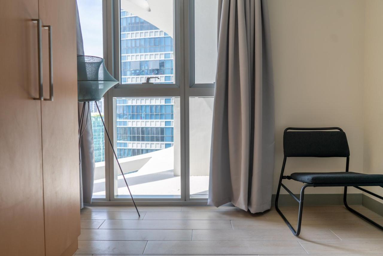 Uptown Parksuites Apartments Tower 2 Bgc By Ph Staycation 马尼拉 外观 照片