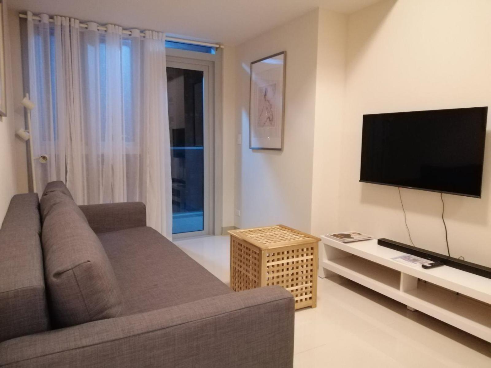Uptown Parksuites Apartments Tower 2 Bgc By Ph Staycation 马尼拉 外观 照片