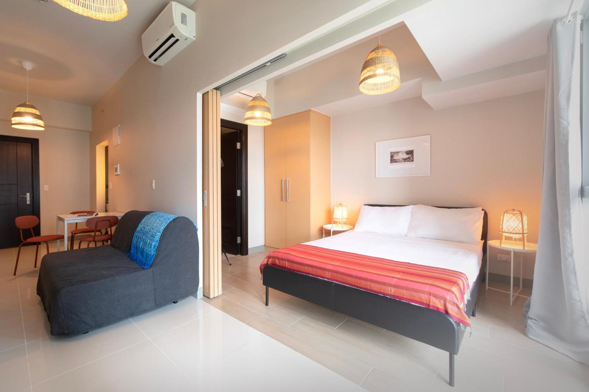 Uptown Parksuites Apartments Tower 2 Bgc By Ph Staycation 马尼拉 外观 照片