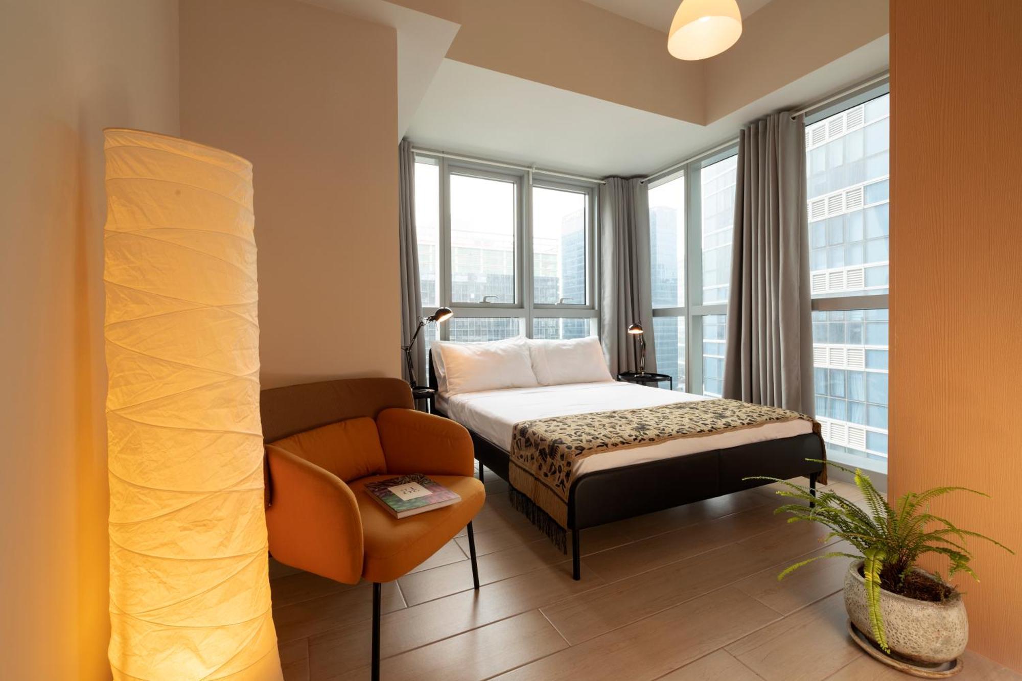 Uptown Parksuites Apartments Tower 2 Bgc By Ph Staycation 马尼拉 外观 照片